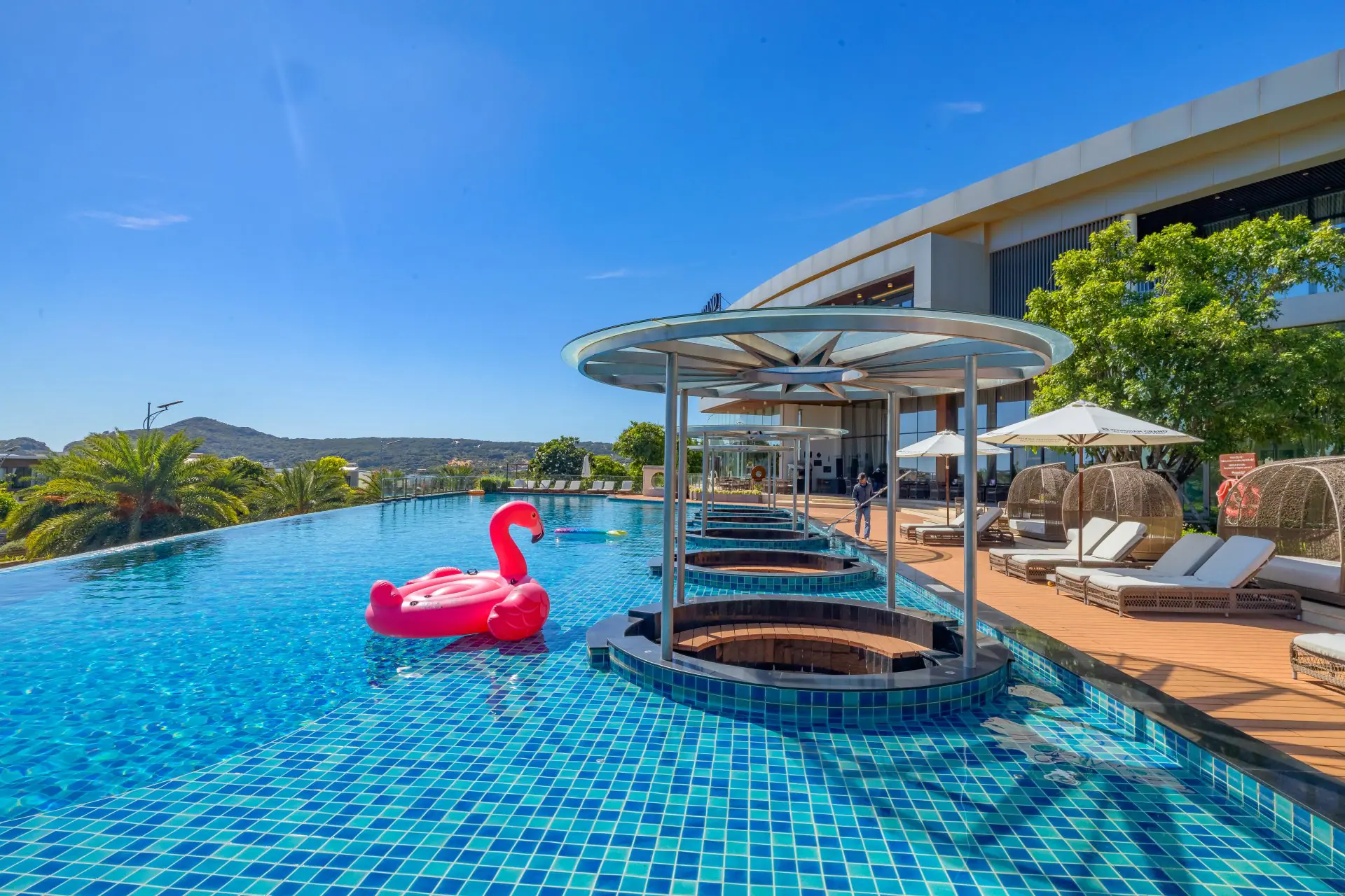 Kn Pool 16