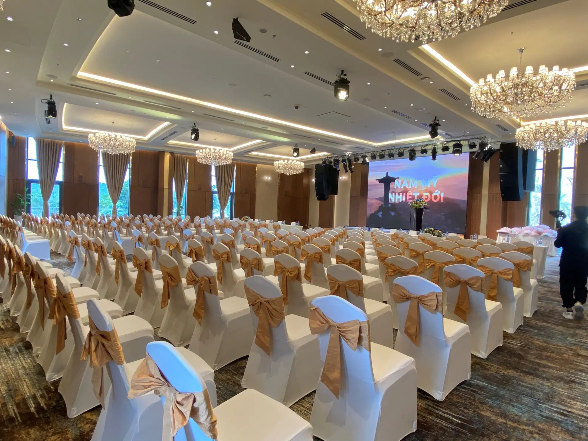 Ballroom Theater (1)