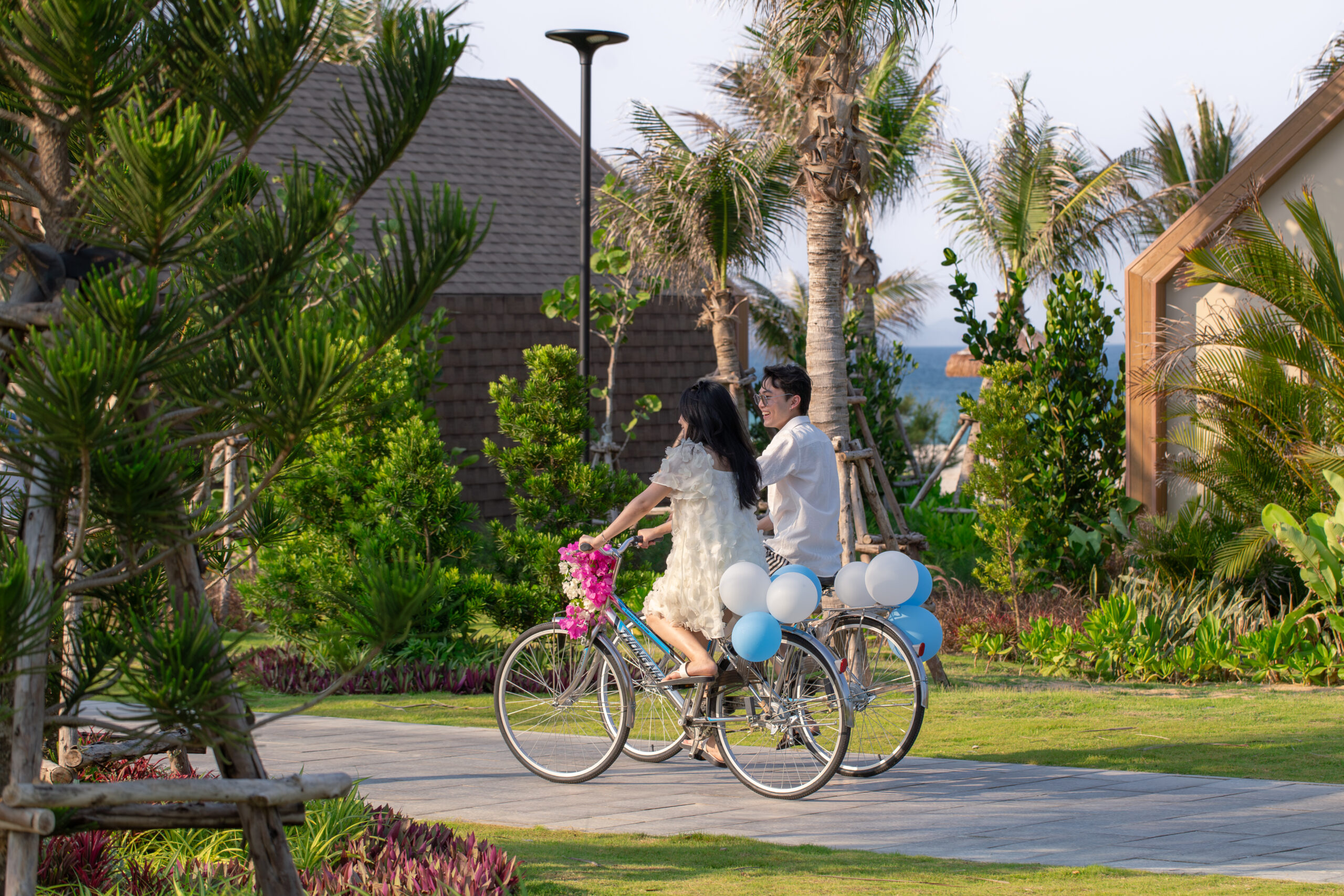 Hoạt Động Vui Chơi Ngoài Trời